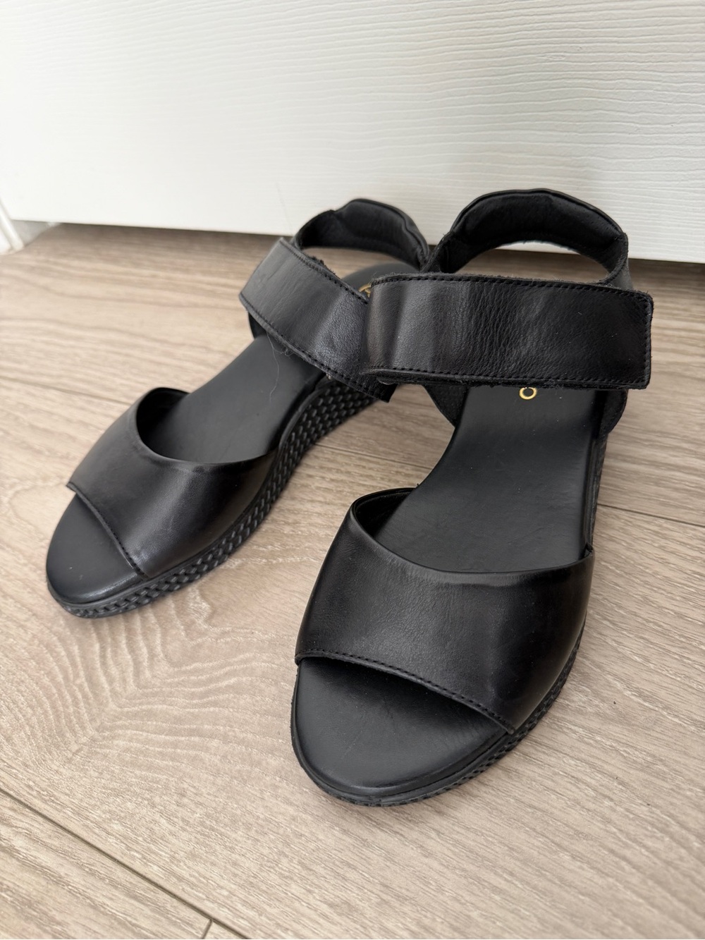 NWOT Saydo 37 Black Women's Leather Ankle-Strap Sandals